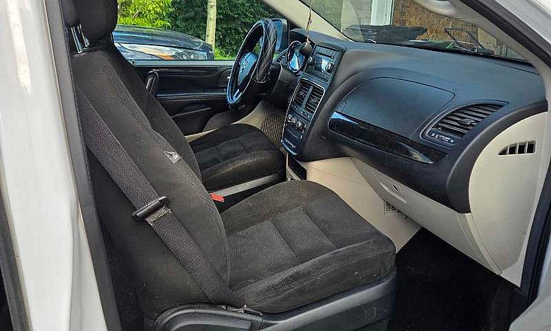 2016 Dodge Grand Car...