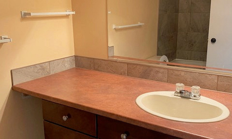 3 Beds 1.5 Baths Tow...