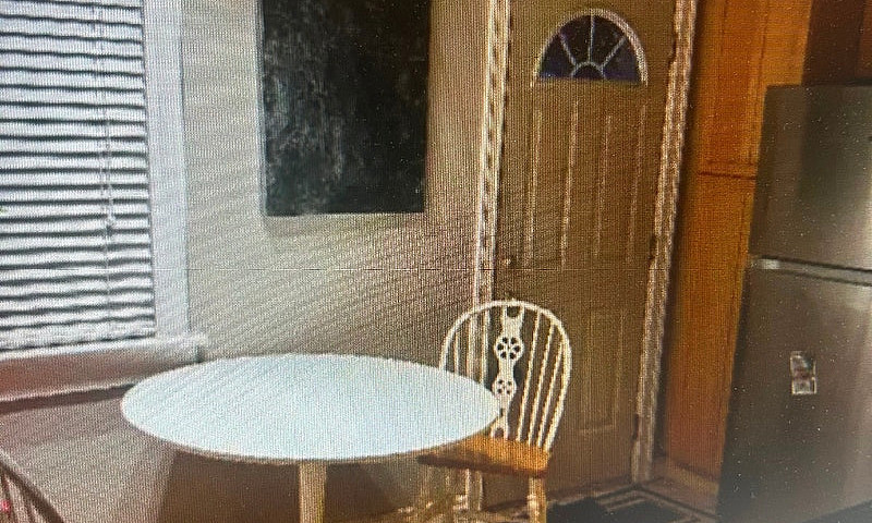 Cozy 1 Bedroom Apart...