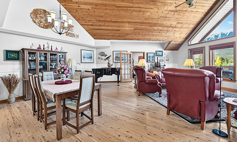 For Sale: 505 Spring...