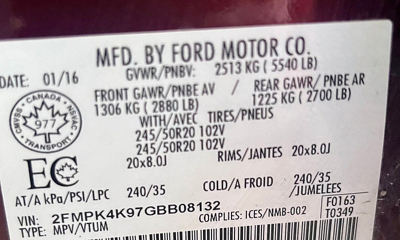 16 Ford Edge Titaniu...