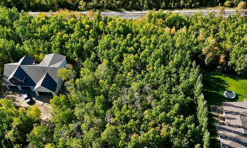 Lakeside Acreages & ...