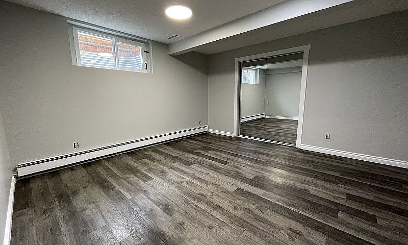 Spacious 1 Bedroom B...
