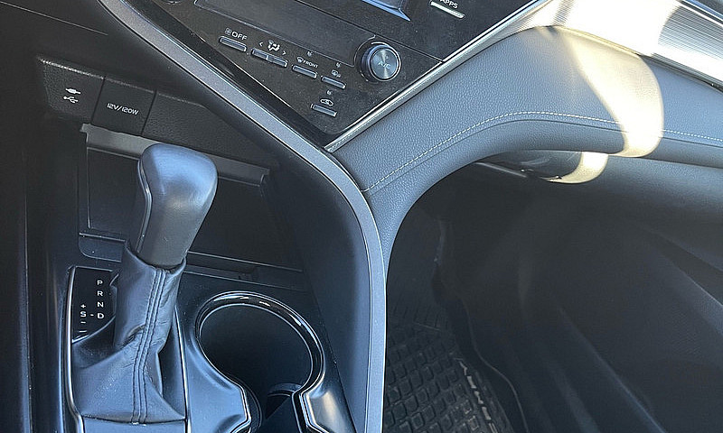 2019 Toyota Camry Se...