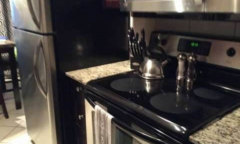 Unfurnished 2 Bedroo...