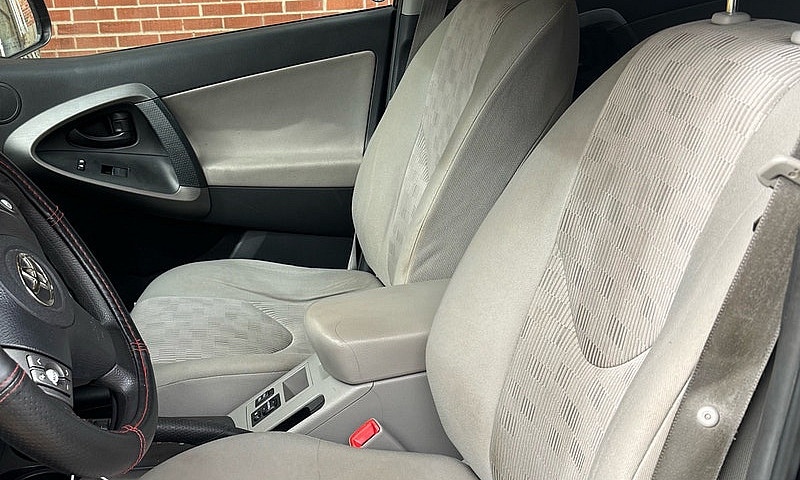 Toyota Rav4 2012...