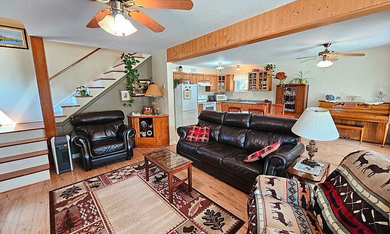 *Just Listed* 109 As...