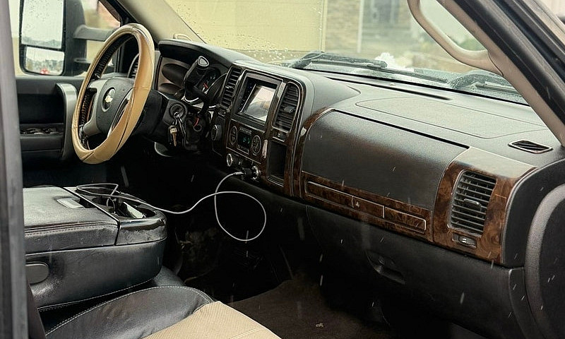  Chevy Silverado 350...