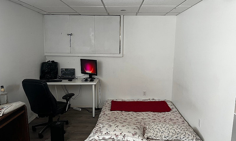 Room For Rent...