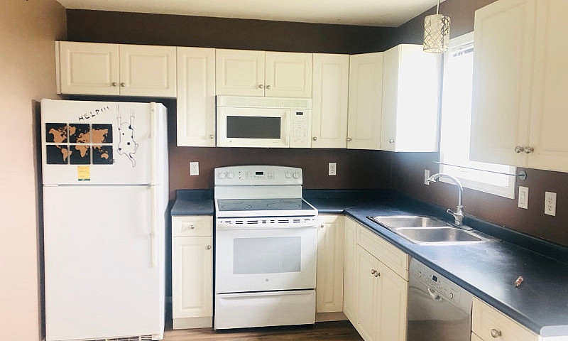  3-Bedroom Townhouse...