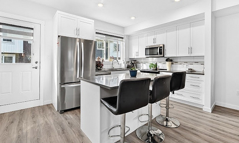 Town House For Sale ...