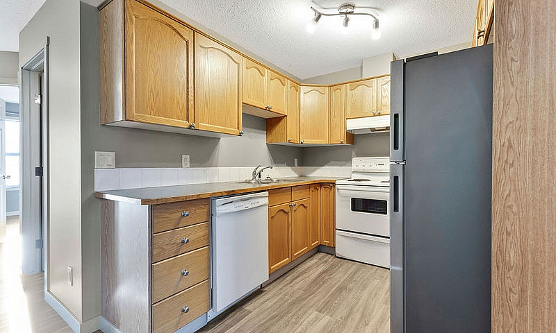 2 Bedroom Condo - St...