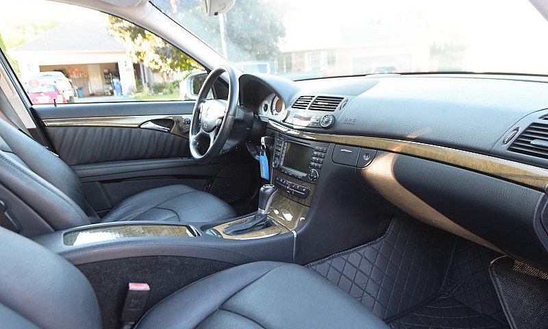 2008 Mercedes E-Clas...