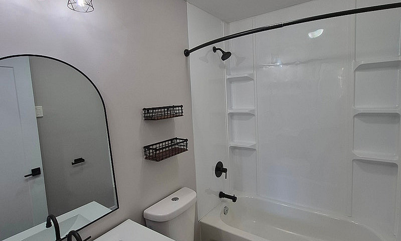 Renovated 3 Bed, 2 B...