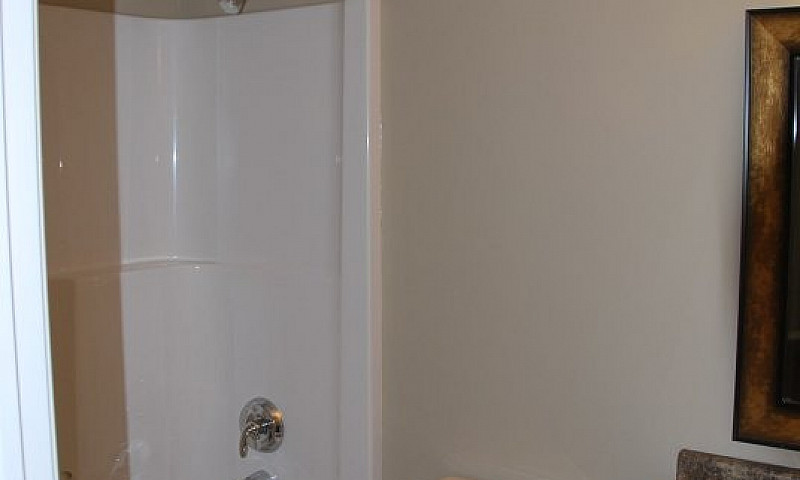 3 Bdrm Suite In Ston...