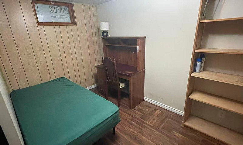Basement Room For Re...