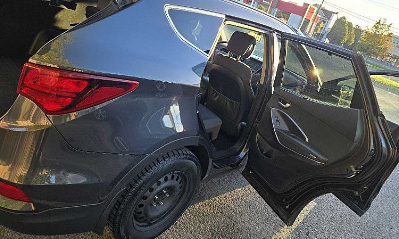 2017 Hyundai Santa F...