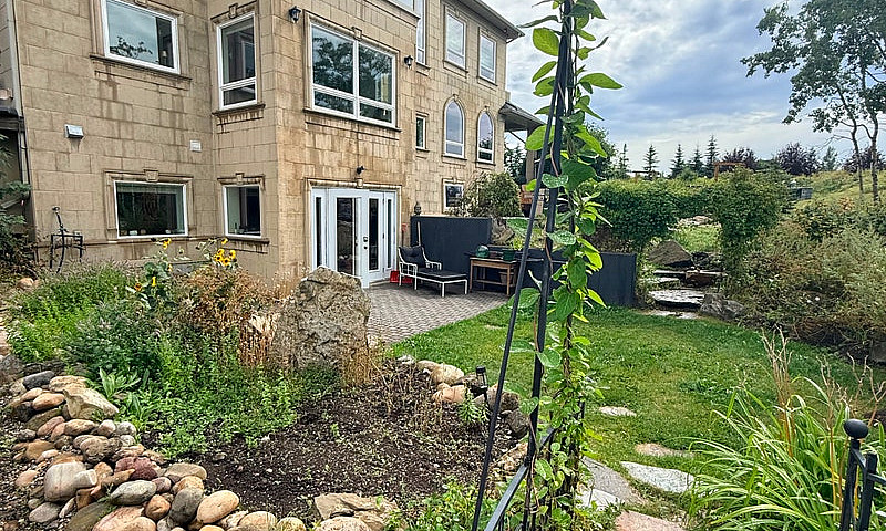 1-Bedroom Walkout In...