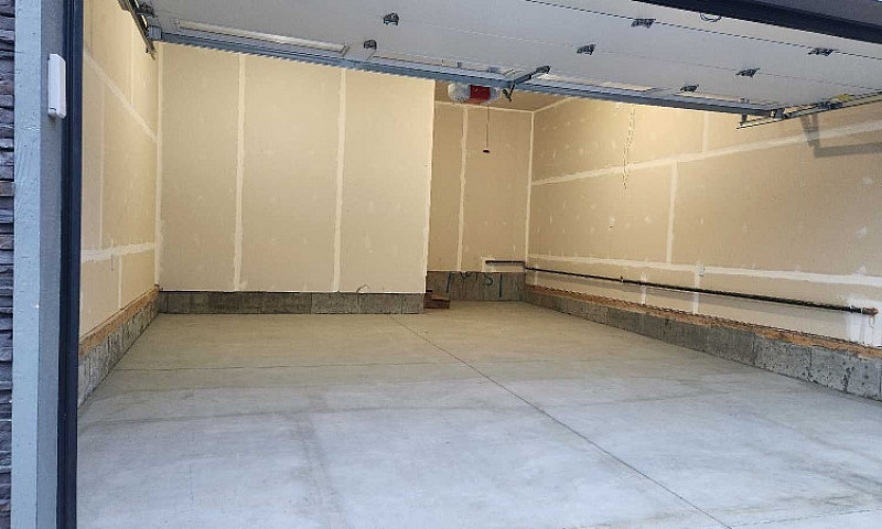 Leduc House For Rent...