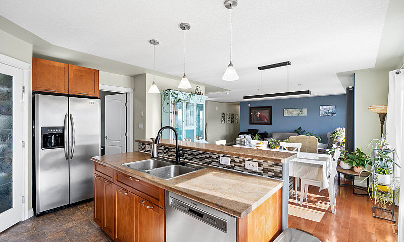 5 Bed, 3 Bath, Bunga...