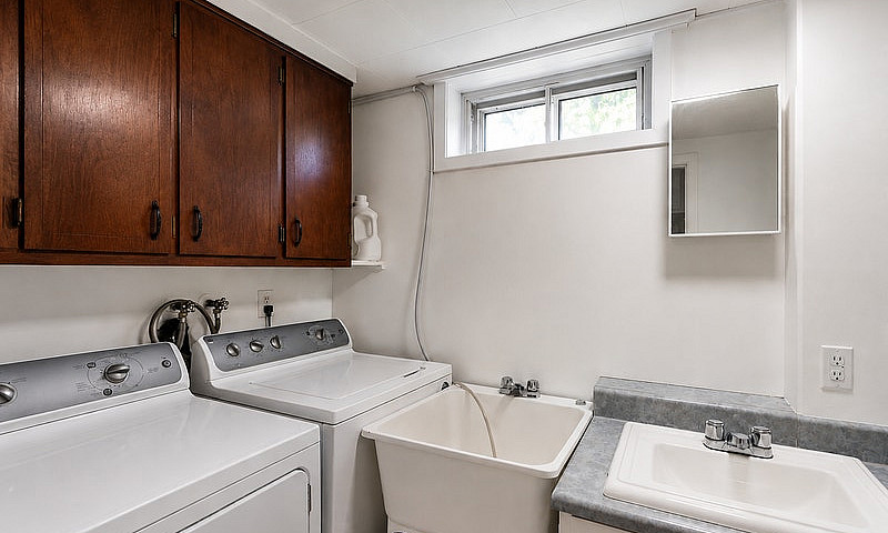2 Bed - 1 Bath \ 15 ...