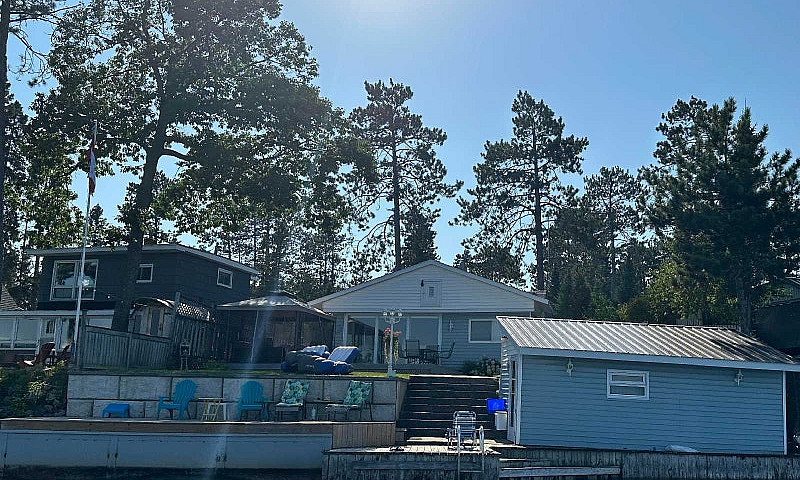 Waterfront Home Saul...