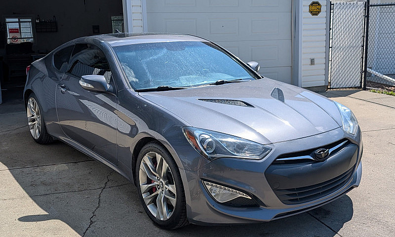  Hyundai Genesis Cou...