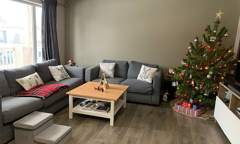 Beautiful 3 Bed 3 Ba...