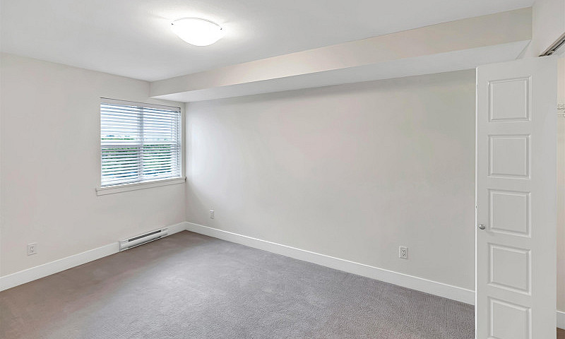 Modern 2 Bed Condo I...