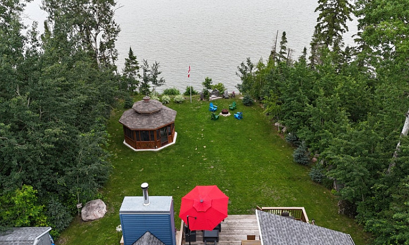 Hecla Island Lakefro...