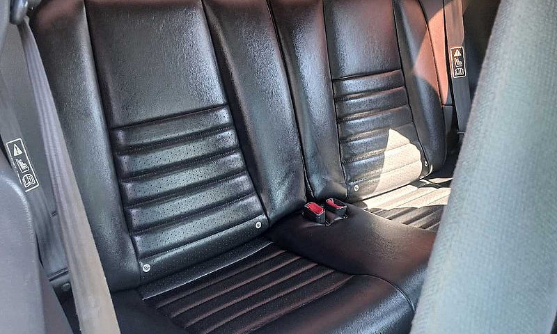 2003 Ford Mustang Gt...