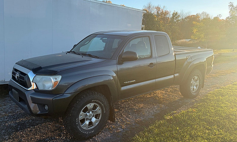 2013 Tacoma 4X4 V6 M...