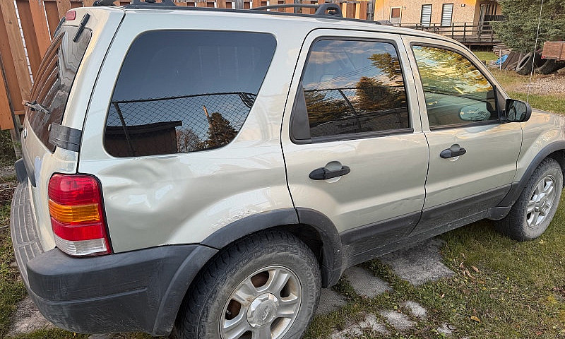 2003 Ford Escape...