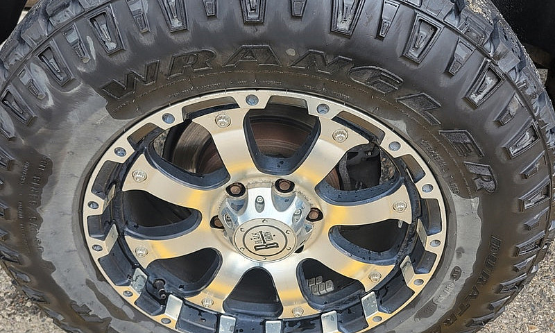 Hummer H3 2006...