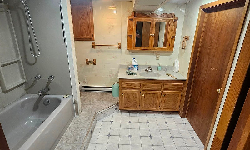 3 Bdrm House For Sal...