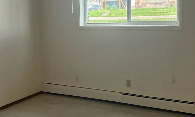 2 Bedrooms Apartment...