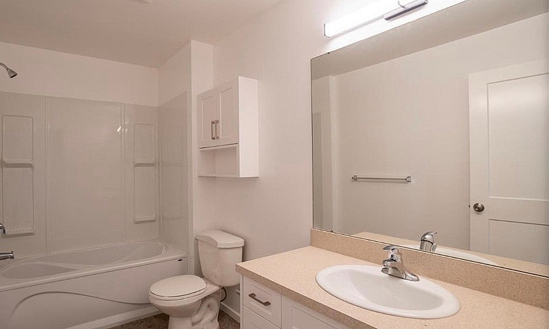 Townhouse For Rent $...