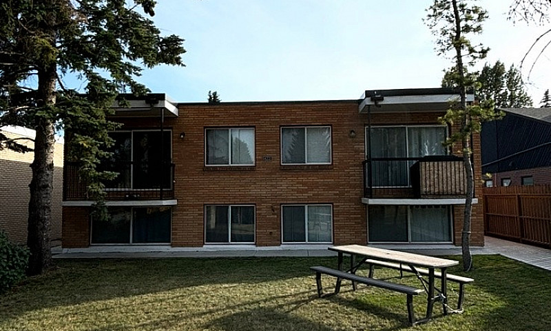 Bowtrail 1Bdrm Apart...
