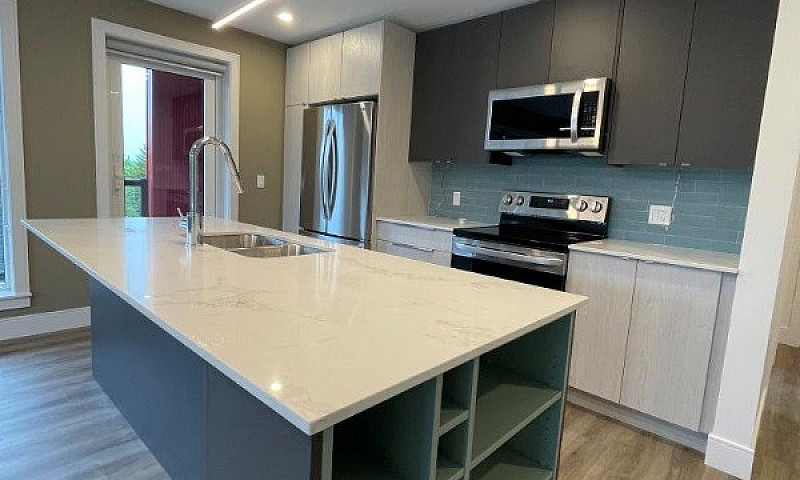 Pre Leasing For Fall...