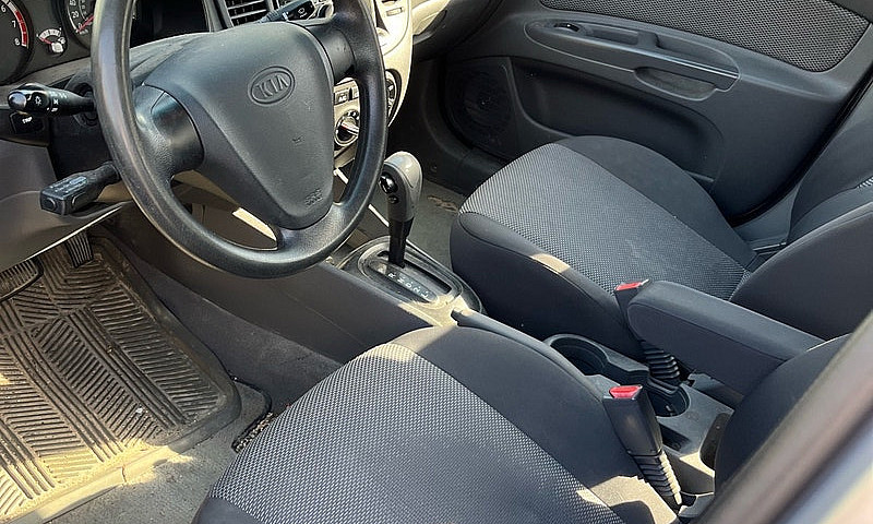 2009 Kia Rio...