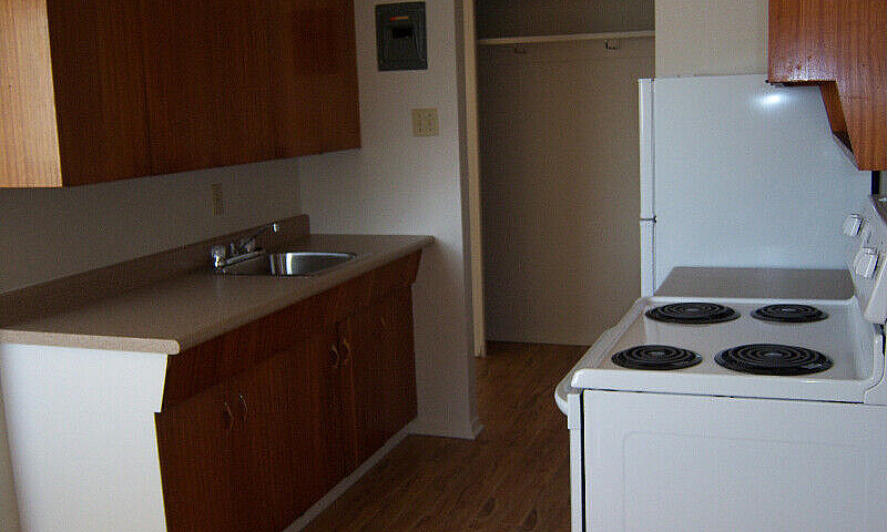 One Bedroom 500 Talb...