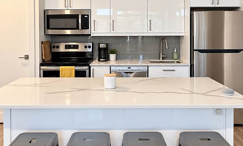 Beautiful 2 Bedroom ...
