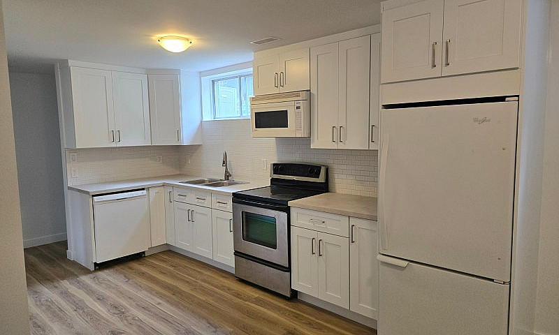 Legal 2 Bedroom 1 Ba...