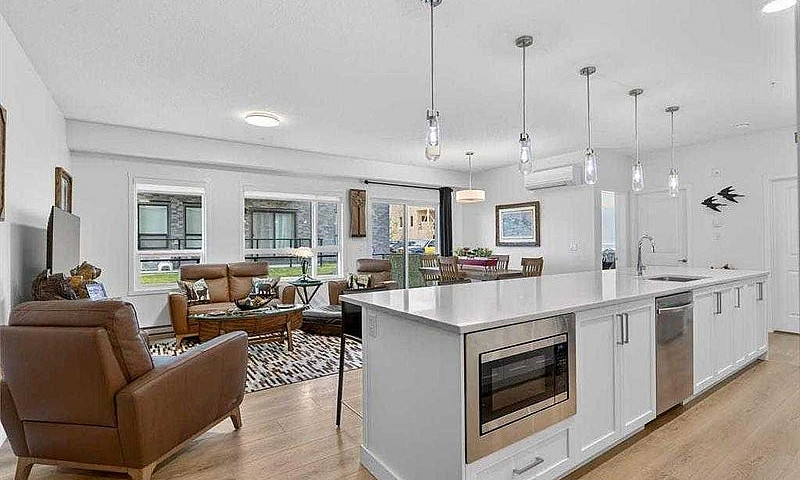 2025 Luxury 1060Sq F...