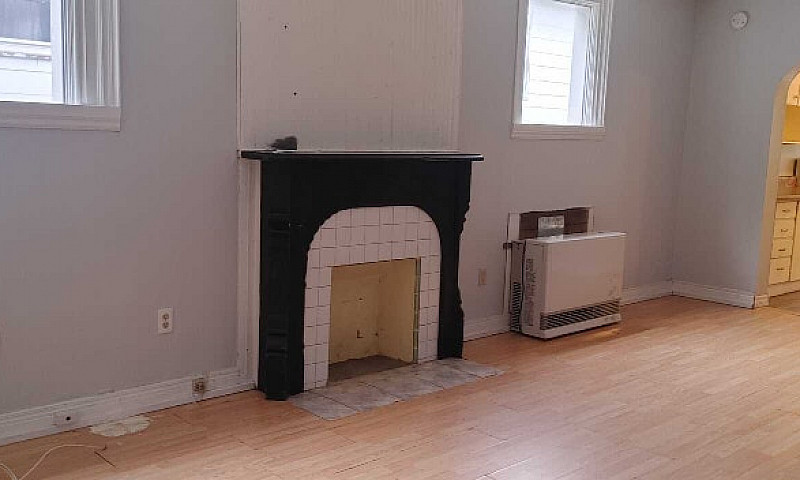 3 Bed, 1.5 Bath Town...