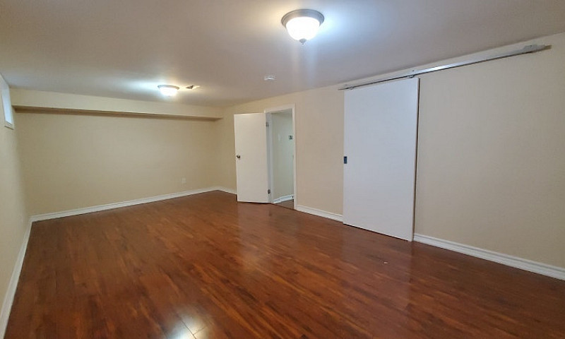 Newmarket 2 Bed +1 B...