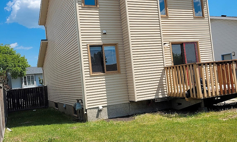 3 Bedrooms, 1.5 Bath...