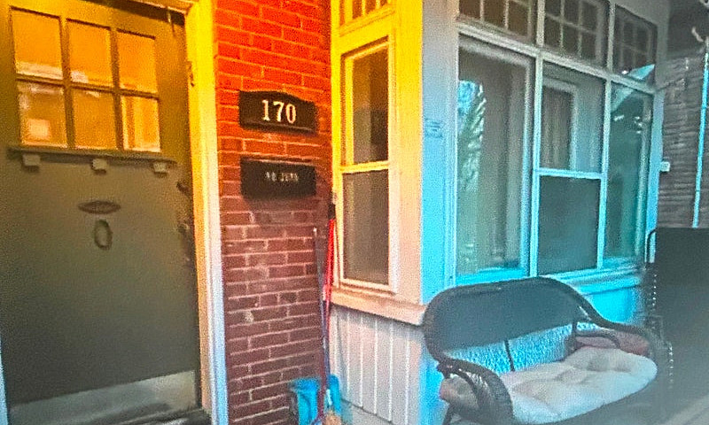 Cozy 1 Bedroom Apart...