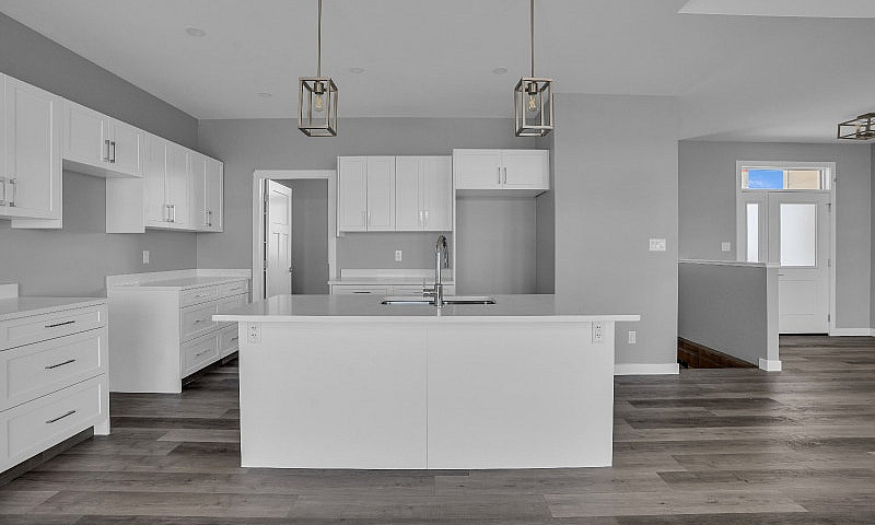 Lakefront Home For S...