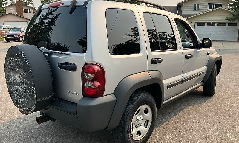 2006 Jeep Liberty 3....